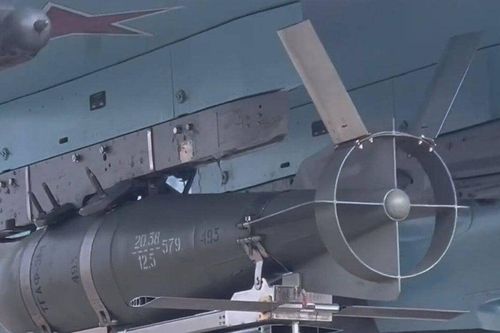 Tại sao binh sĩ Ukraine ám ảnh trước Su-34 mang bom lượn của Nga?