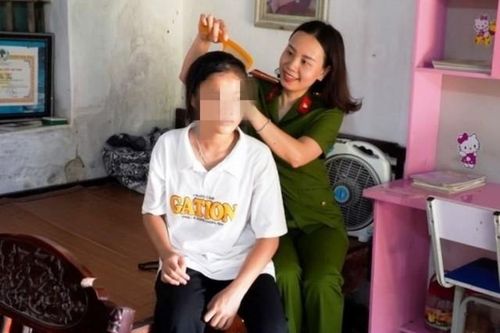 Ấm áp tình thương từ những người 'Mẹ đỡ đầu'