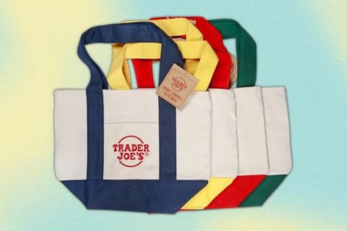 Chiếc túi tote gây sốt khó ngờ