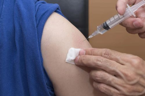 Ai nên tiêm vaccine phòng uốn ván?