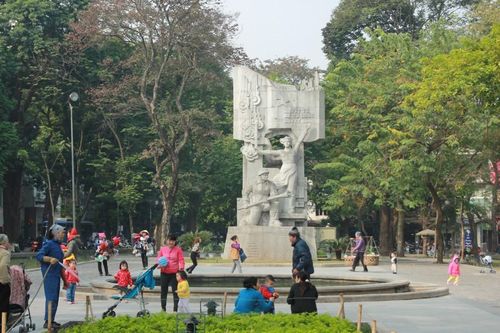 Cải tạo, nâng cấp vườn hoa khu vực nội đô lịch sử Hà Nội: Để những mảng xanh không dần chuyển xám