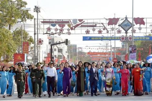 Một hành trình đẹp: Phụ nữ cả nước hướng về Điện Biên