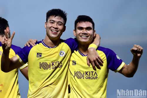 Hà Nội thắng 3-1 Quảng Nam trên sân nhà