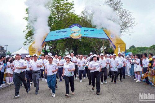 Sôi động giải chạy S-Race Thừa Thiên Huế 'Vì tầm vóc Việt'