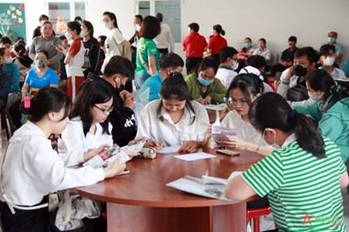 Thành phố Hồ Chí Minh ra quân chương trình 'Tiếp sức người lao động'