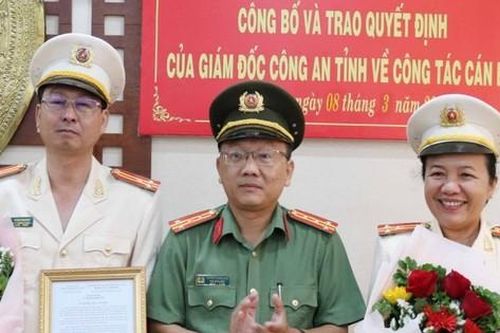 Bản tin 8H: Công an tỉnh An Giang trao quyết định về công tác cán bộ
