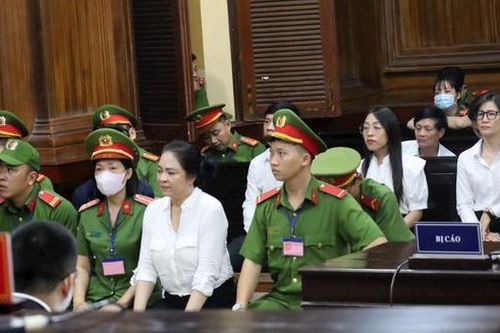 TPHCM 24/7: Bà Nguyễn Phương Hằng, Trang 'Nemo' đã thi hành án; Mới vụ tiếp viên hàng không xách ma túy