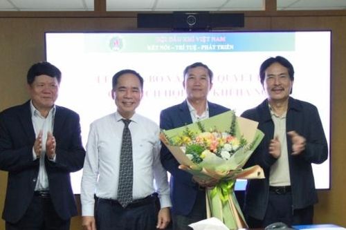 Hội DKVN trao quyết định bổ nhiệm Chủ tịch Hội Dầu khí Hà Nội và Phó Trưởng ban Tư vấn và Phản biện