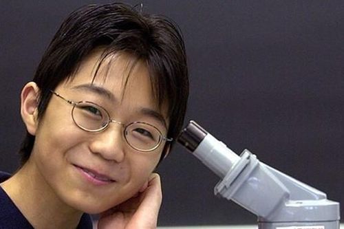 Thần đồng 13 tuổi đỗ trường Y, 21 tuổi nhận bằng bác sĩ giờ ra sao?