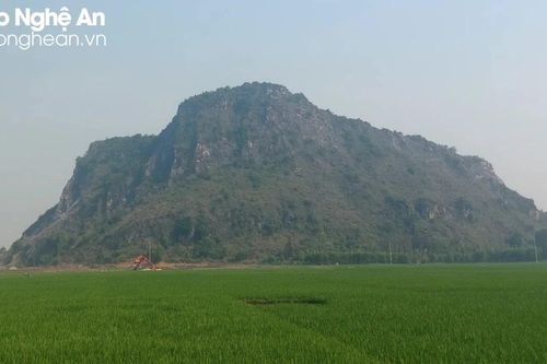 Di tích Quốc gia lèn Hai Vai (Diễn Châu) có nguy cơ thành phế tích?