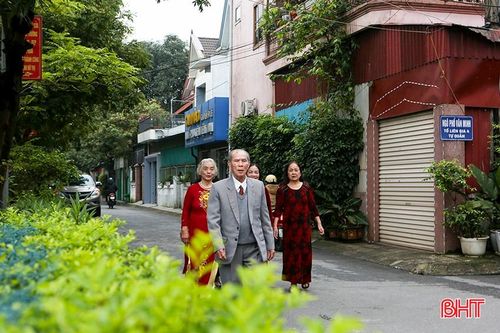 Chuyện từ những góc phố Thành Sen