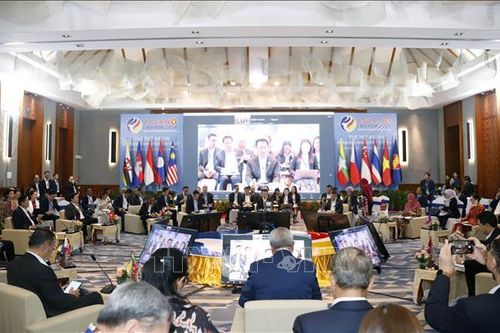 ASEAN tăng cường hợp tác kinh tế, thúc đẩy kết nối và tự cường