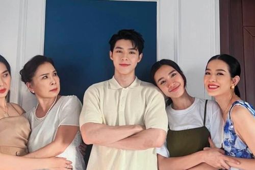 Bóng của thị thành: Chuyện tình hoàng tử, lọ lem thời 'livestream'