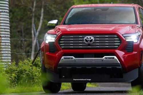 Toyota Fortuner thế hệ mới nâng cấp toàn diện, dễ khiến Ford Everest và Hyundai Santa Fe 'đo ván'