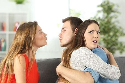 Tại sao đàn ông khi giàu sang thường dễ ngoại tình?