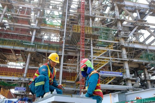 Hối hả trên công trường thi công Nhà máy Nhiệt điện Quảng Trạch 1