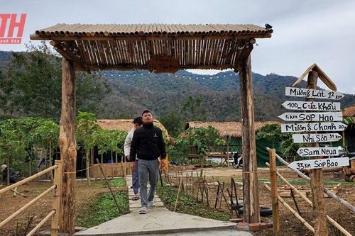 Những chàng trai vùng biên tiên phong làm du lịch