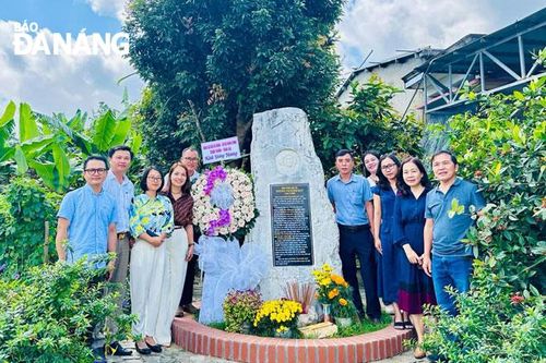 Về nhà văn nữ hy sinh ngày 8 - 3