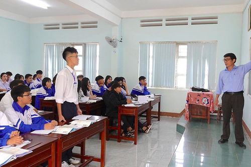 Gỡ rào cản trong việc chuyển trường cho học sinh THPT