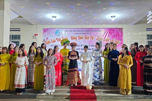 Tháng 3 lan tỏa vẻ đẹp áo dài nơi công sở