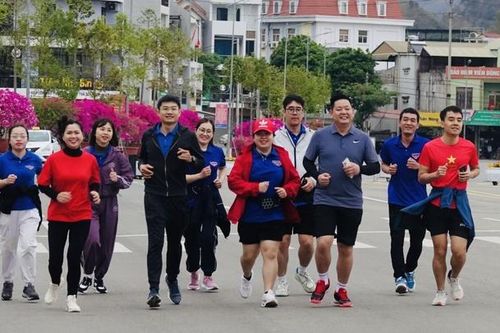 Chương trình 'Những bước chân vì cộng đồng' chặng 15