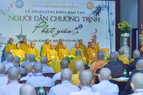 123 học viên theo học 'Người dẫn chương trình Phật giáo' do Ban Văn hóa GHPGVN TP.HCM tổ chức