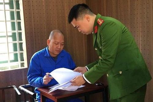 Phó chủ tịch xã 'cấu kết' với kẻ trộm để tiêu thụ đồ thờ tự