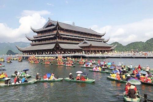 Tạo sức hút du lịch tâm linh