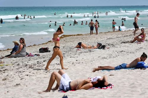 Miami Beach 'dứt tình' với kỳ nghỉ xuân cuồng loạn