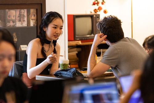 Đêm không buồn chán tại những quán cà phê mở 24/7 tại TP.HCM