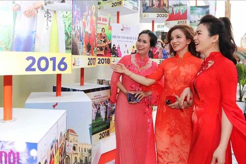 Giữ gìn và lan tỏa nét đẹp áo dài Việt