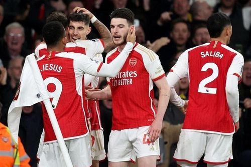 Havertz ghi bàn thắng muộn, Arsenal đánh bại Brentford 2-1 để lên ngôi đầu