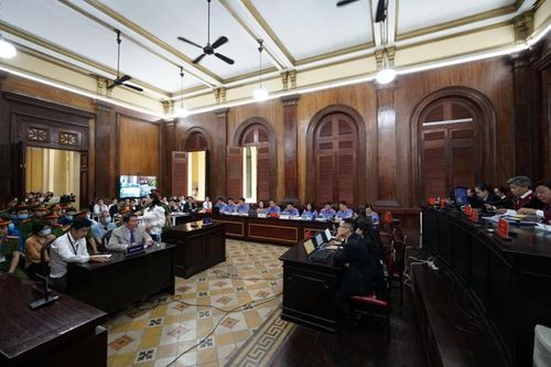 Bị can Lê Duy Thành, từ cán bộ thuế đến Chủ tịch UBND tỉnh Vĩnh Phúc