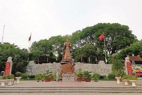 Bà hoàng tài sắc vẹn toàn hai lần buông rèm thay vua trị nước