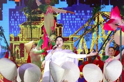Khởi động du lịch Hà Nội 2024 với màn trình diễn drone và nhiều hoạt động đặc sắc