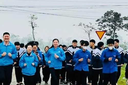 Hơn 4.000 người tham gia 'Những bước chân vì cộng đồng' gây quỹ từ thiện