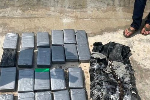 Phát hiện gần 30kg nghi ma túy dạt vào đảo Lý Sơn, Quảng Ngãi