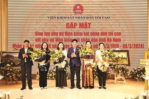 Gặp mặt giao lưu phụ nữ VKSND tối cao và phụ nữ VKSND tỉnh Hà Nam nhân Ngày Quốc tế phụ nữ 8/3