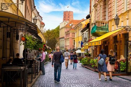 Latvia trục xuất công dân Nga không xin được giấy phép cư trú mới