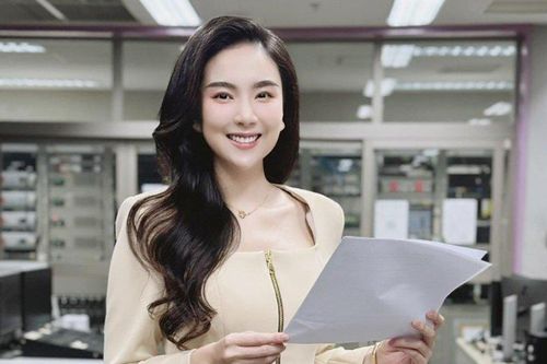 'MC xinh đẹp nhất VTV' khoe nhan sắc gợi cảm và cuộc sống sang chảnh ở tuổi U40