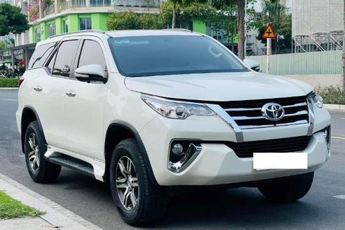 Mới chạy 18.000 km, SUV 7 chỗ Toyota Fortuner 'lướt' bán lại với giá khó tin