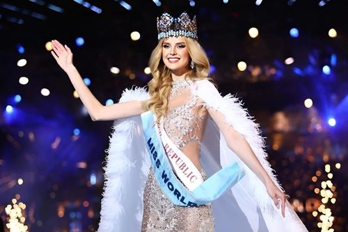 'Búp bê sống' Czech Republic đăng quang Miss World