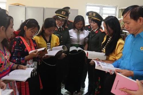 Phụ nữ Bộ Công an: Mang 'Xuân ấm biên cương' đến với phụ nữ, trẻ em biên giới tỉnh Điện Biên