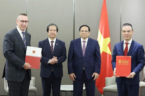 Thủ tướng Phạm Minh Chính có các cuộc làm việc với giới khoa học, doanh nhân New Zealand