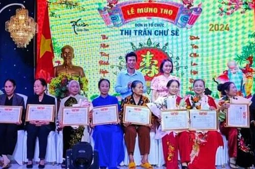 Thị trấn Chư Sê quan tâm xây dựng quỹ chăm sóc người cao tuổi