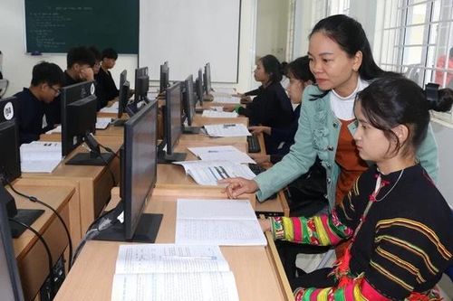 Bộ Nội vụ nói gì về việc bỏ phụ cấp thâm niên khi cải cách tiền lương từ 1/7?