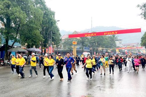 Chiêm Hóa phát động Ngày chạy Olympic vì sức khỏe toàn dân và giải Việt dã Tiền phong năm 2024