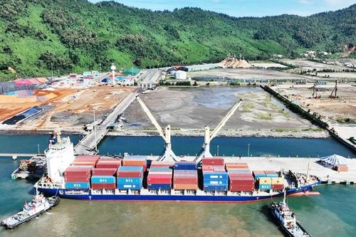 Hoàn thiện khung hạ tầng, thu hút đầu tư