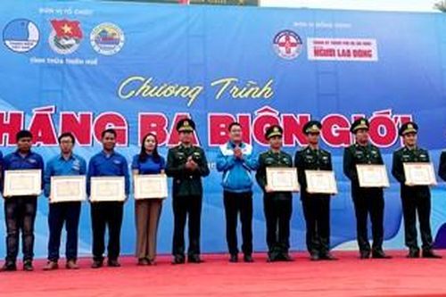 Nhiều hoạt động ý nghĩa 'Tháng Ba biên giới'