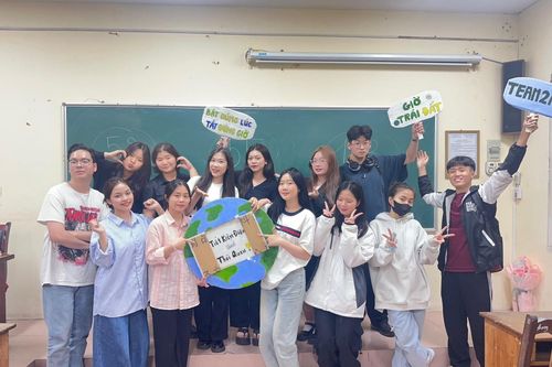 Lan tỏa thông điệp Giờ Trái đất 2024 cùng nhóm sinh viên Học viện Báo chí và Tuyên truyền